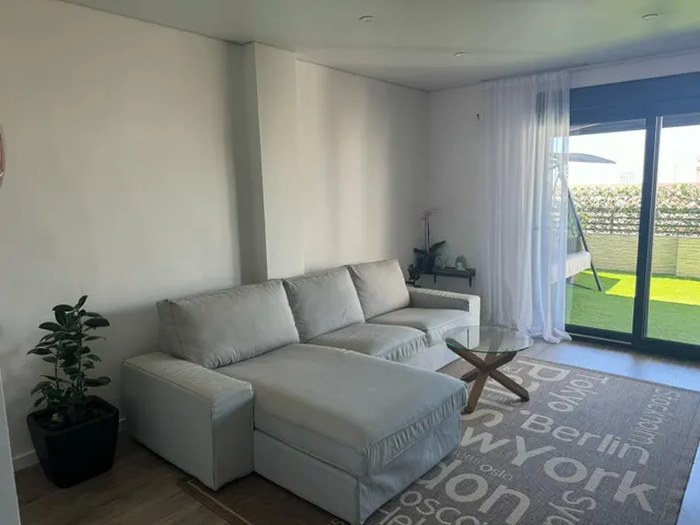 Ático orientado al sur con vistas al mar y amplia terraza en el centro de Torrevieja — 6
