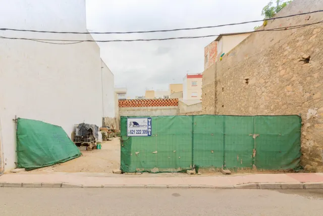 AMPLIO TERRENO URBANO EN SAN BARTOLOMÉ (ORIHUELA).