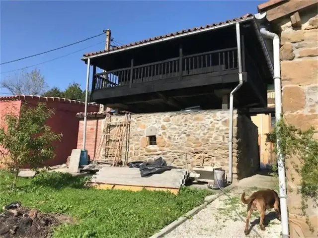 Encanto asturiano: casa con hórreo, cochera y finca edificable en Pando, Langreo — 10