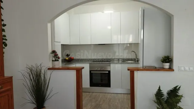 Hermoso apartamento con vista al mar en primera línea de pla - foto 3