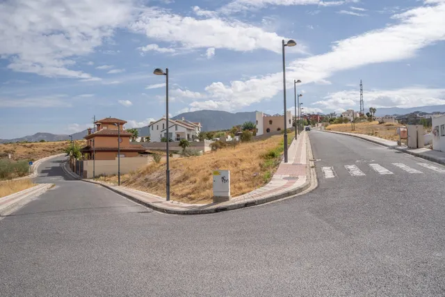 Terreno urbano de 750 m2 en Altos de La Zubia. Parcelas 14 d - foto 4