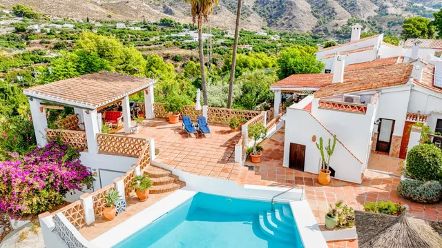 Encantadora villa con fantásticas zonas exteriores — 2