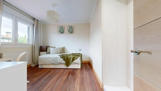 CHALET BIFAMILIAR A ESTRENAR EN VILLASANA DE MENA — 32