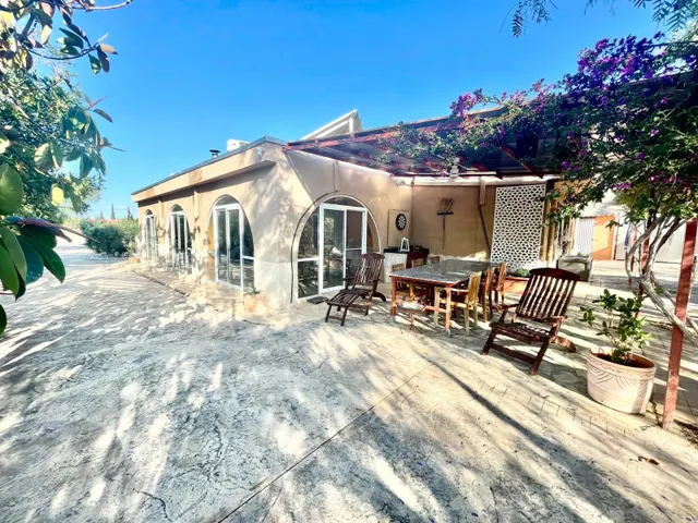 Casa de campo 5 habitaciones 300m² en venta - Comunidad vale