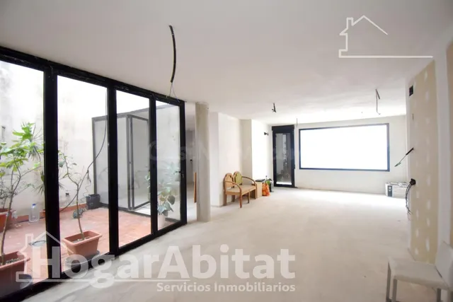 ¡Perfecto para invertir! Casa de cuatro alturas para reforma