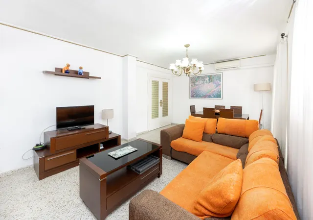 ¡Oportunidad única! Ático de 4 dormitorios y 2 baños con gran terraza frente al Colegio Agustinos (Arabial) — 10