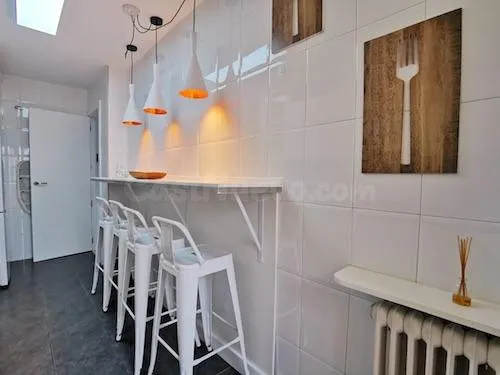 Ático exclusivo reformado con 3 suites, garaje y trastero - foto 5