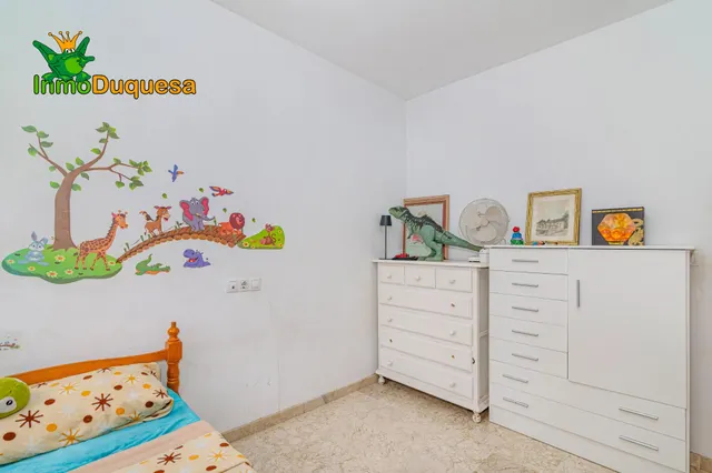 Piso de 3 Dorm. con 2 baños + APARCAMIENTO y TRASTERO — 20