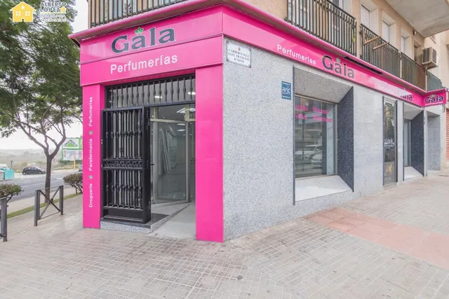 Local de 200 metros en venta en el centro de El Altet. — 5