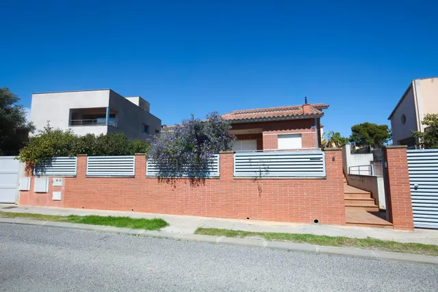 Chalet independiente con gran terraza en Calafell — 37