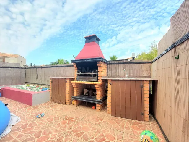 Bajo de dos dormitorios, con amplia terraza y barbacoa enlos - foto 3