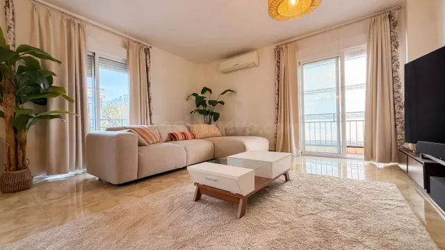 PISO EN ALQUILER EN CALLE SAN ANTÓN – JUNTO A PUERTA REAL - foto 2