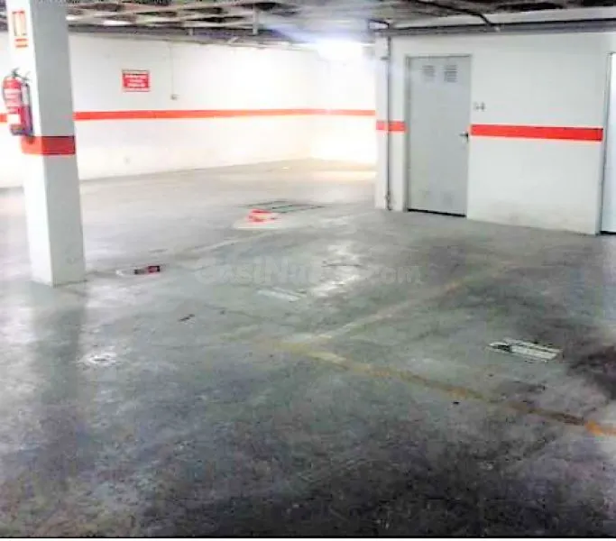 GARAJE + TRASTERO EN VENTA ZONA HOSPITAL -  CAROLINAS ALTAS