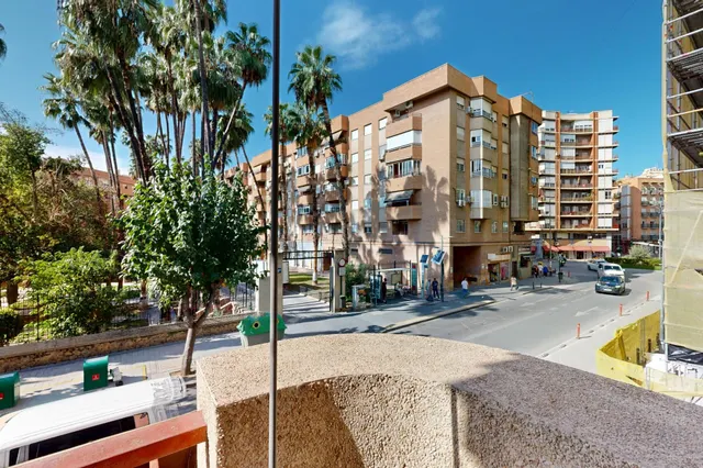 Piso exterior de 111 m2 con 4 dormitorios, garaje y trastero en Av Juan Antonio Perea — 11