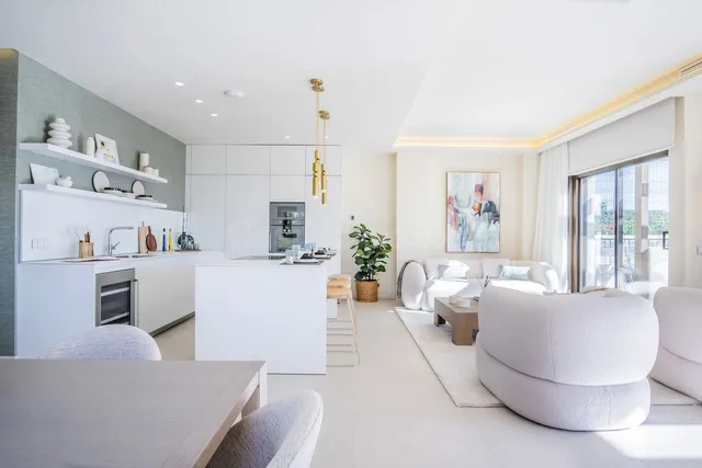 Chalet 4 habitaciones 371m² en venta - Costa Del Sol - foto 2