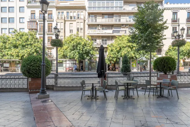 VENTA DE CÉNTRICO PISO EN ACERA DEL CASINO (CENTRO) - GRANADA — 47