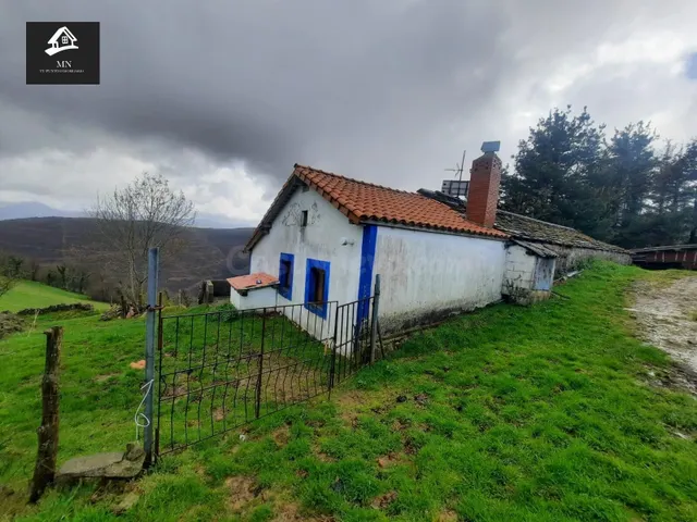 COMPLEJO DE 6 CABAÑAS Y 8 hectáreas EN SAN PEDRO DEL ROMERAL