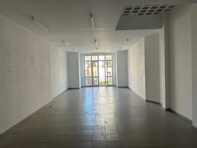 EDIFICIO EN VENTA EN PLENA CALLE SAN JACINTO. — 7