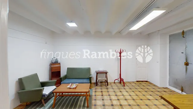 Casa de poble al centre de La Pobla de Claramunt amb molt potencial — 7