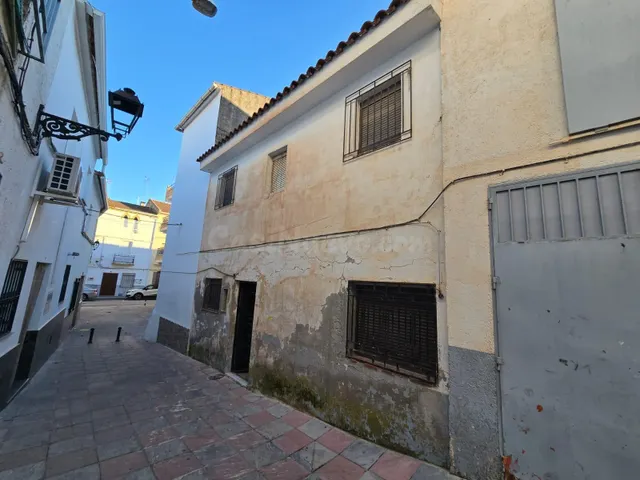 Se vende Casa Adosada en la Localidad de Guadahortuña