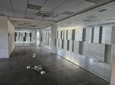 EDIFICIO DE OFICINAS EN VENTA C/ NAVALUENGA,1. LAS ROZAS. — 12