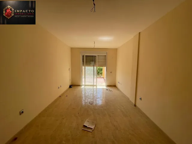 Piso en venta en Avenida Cañada Julián — 13