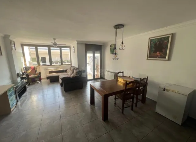 Amplio piso a 300 metros del mar en Palamós: luz, espacio y  - foto 5