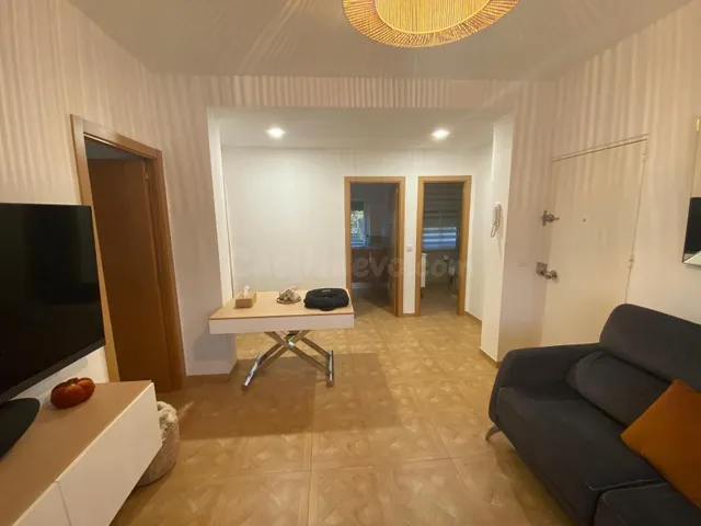 Espectacular vivienda reformada de 130 m2, con dos plazas de aparcamiento y gran patio comunitario en tiro de línea — 2