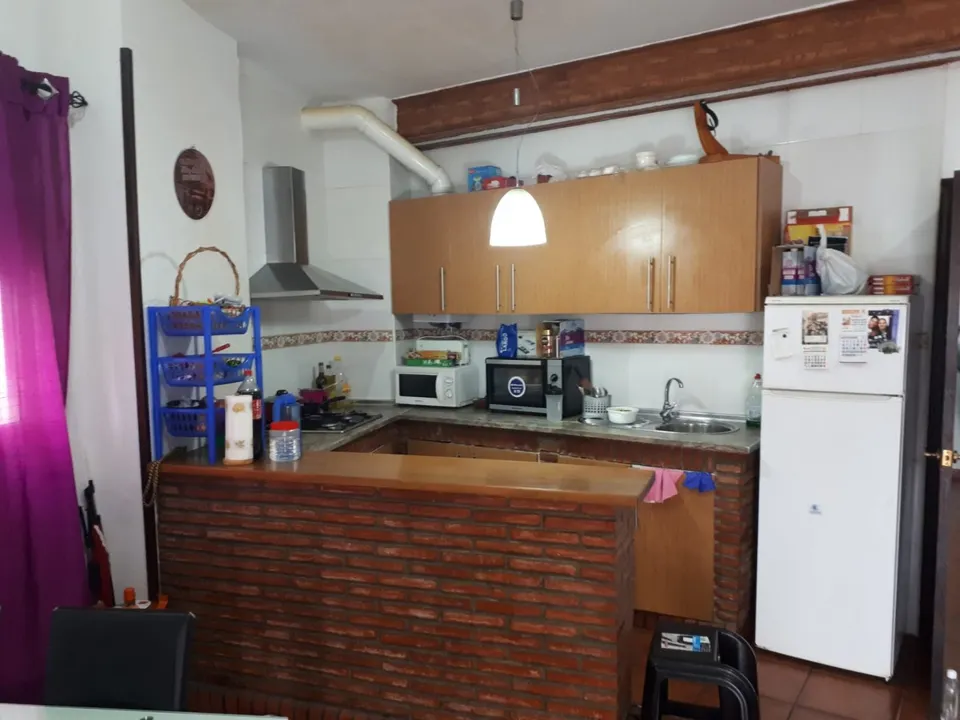 VIVIENDA DE DOS  APARTAMENTOS Y LOCAL EN SERÓN (AMERÍA).