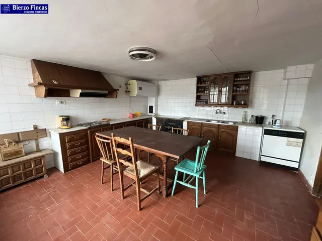 Se vende casa en Carracedelo — 21
