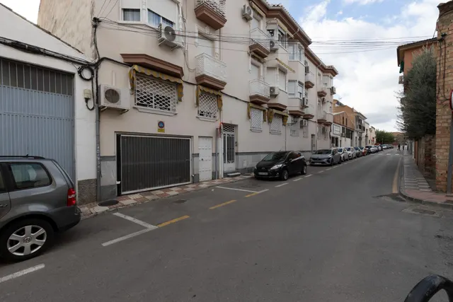 PLAZA DE APARCAMIENTO DE 25 M2 EN ARMILLA (GRANADA) – ACCESO - foto 3