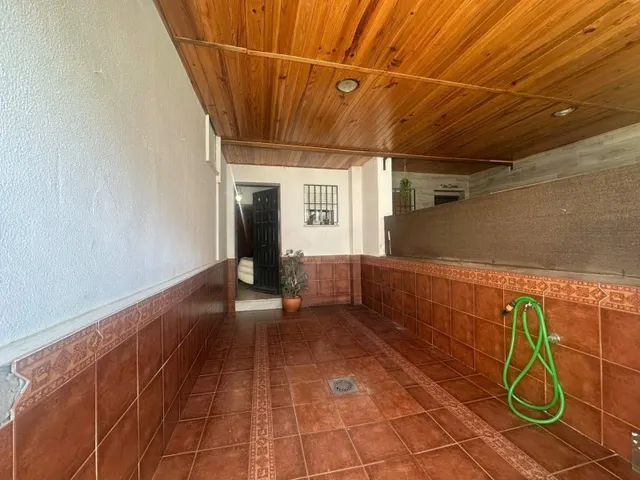 Casa adosada de 2 plantas + ático del 2001 — 2