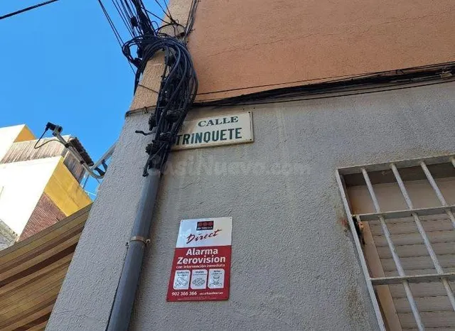 SE VENDE piso OKUPA en C Trinquete de Almería - foto 3
