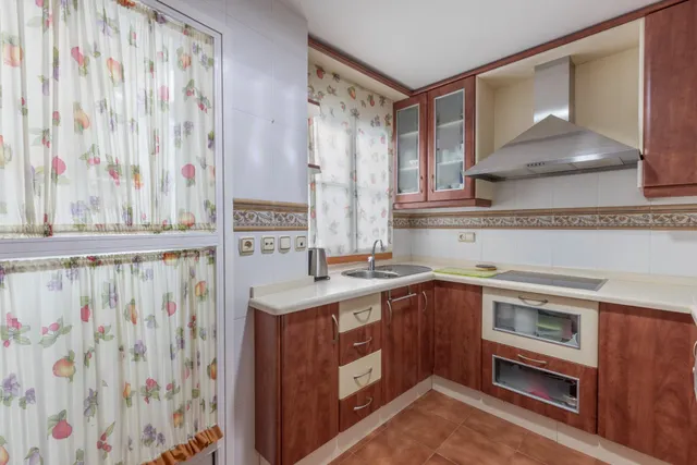 ÁTICO DE 140 M2 CON TERRAZA PRIVADA, GARAJE Y VISTAS DESPEJADAS EN SALOBREÑA — 21
