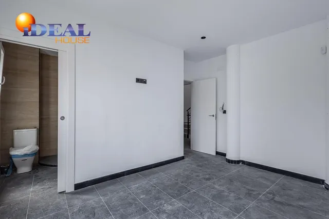 Edificio de nueva construcción en Churriana — 8