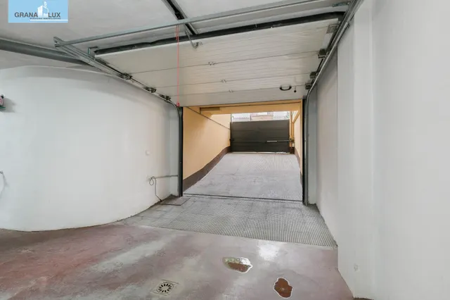 ¡Tu nuevo hogar te espera en Churriana de la Vega! Casa adosada con patio, garaje y futura parada de metro a pocos pasos. — 27