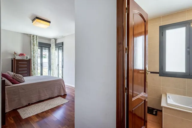 Chalet en Cañadas del Parque, Dilar — 28