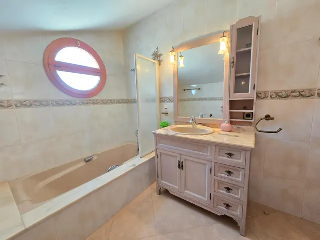 Distinción, privacidad y estilo en el corazón de Canyelles – Una finca excepcional — 30