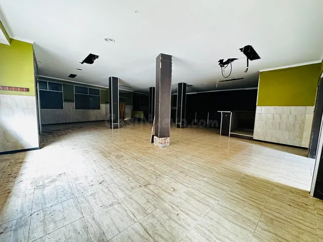LOCAL COMERCIAL EN VENTA - foto 2