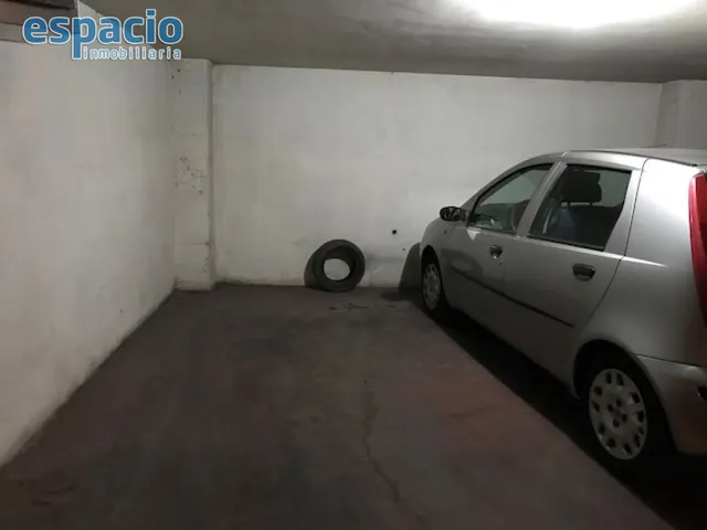 GARAJE EN ALQUILER ZONA CENTRO — 3