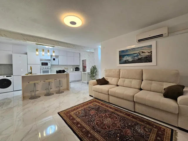 ## Piso reformado en Alicante – 3 dormitorios y 2 baños - foto 2