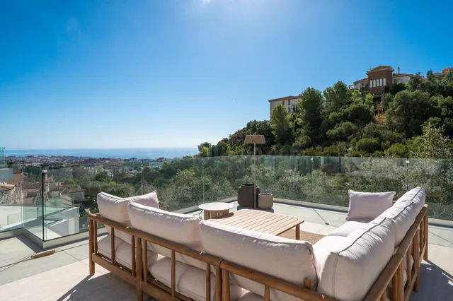 Espectacular villa de nueva construcción con vistas panorámicas al mar en Benalmádena — 3