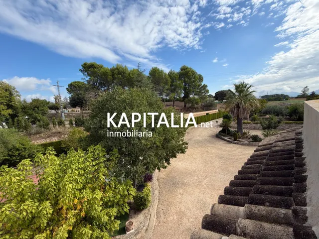 Chalet en venta en Ontinyent, a un paso del casco urbano y con bonitas vistas a la montaña. — 40