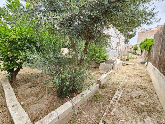 VIVIENDA CON TERRENO — 17