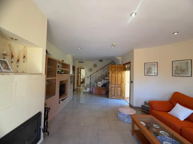 ESPECTACULAR CHALET EN VENTA CON PISCINA PRIVADA Y GRANDES T - foto 4
