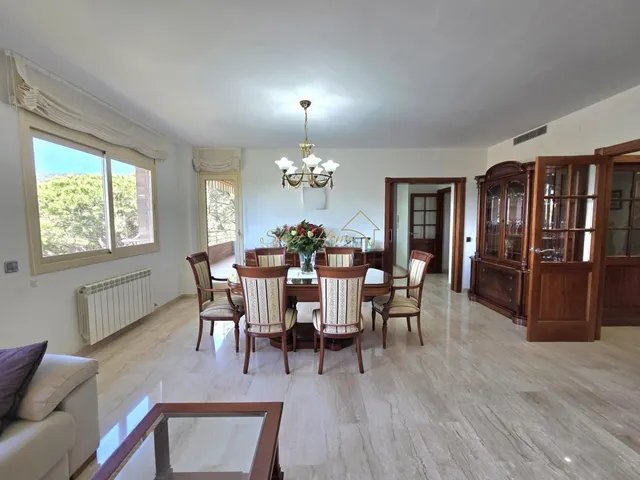 Casa impecable con privacidad, piscina y vistas panorámicas — 27