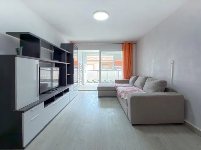 Amplio apartamento completamente reformado + Gran terraza y Piscina comunitaria (160 mts playa) — 9