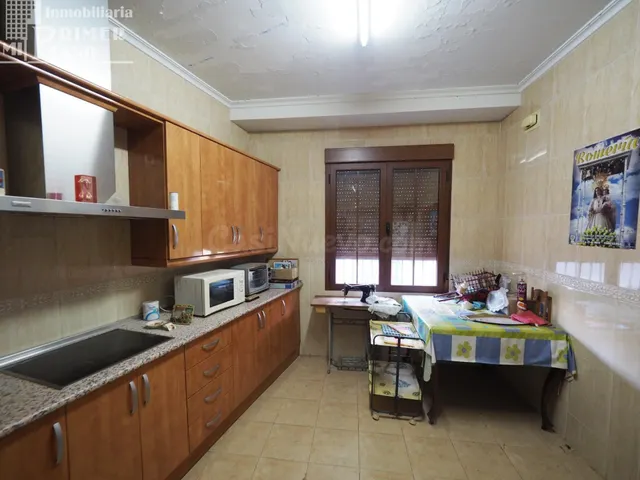 Amplia Casa en Venta para Reformar en Tomelloso - Calle Doña