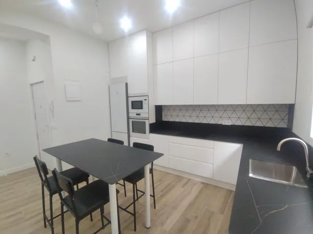 Exclusivo Piso en Alquiler - Calle Italia, Valladolid — 3