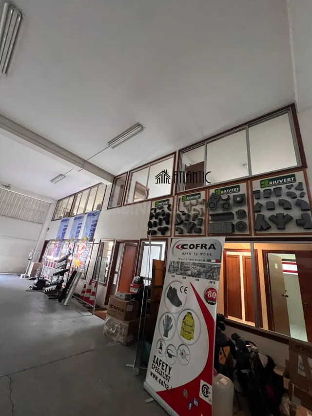 Nave industrial 806m² en venta - Comesaña - Matamá - foto 5